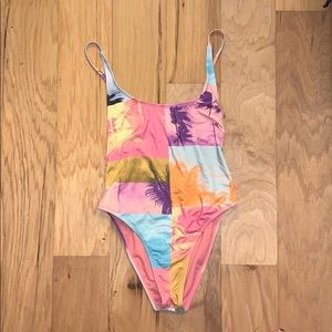 NEW Billabong One Piece Bathingsuit Limited Edit